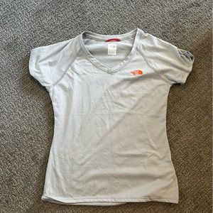 The north face gray top